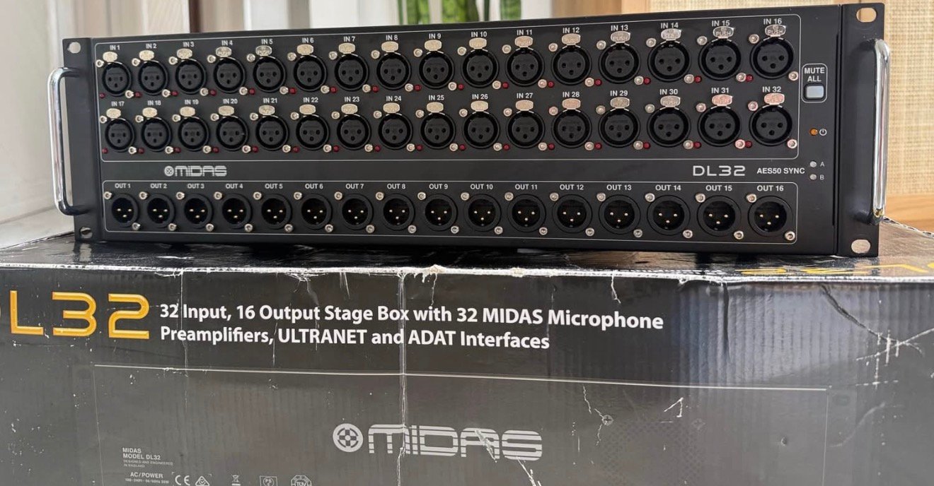 Midas DL32 stagebox with 32 inputs and 16 outputs