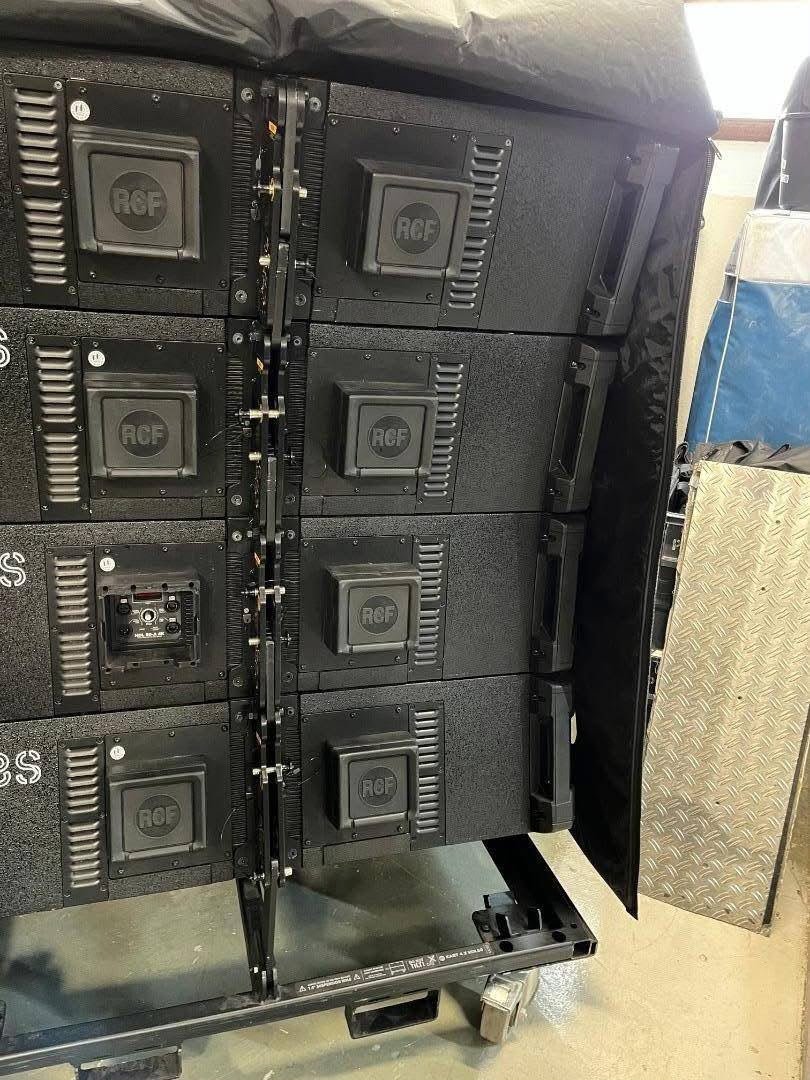 RCF HDL 50-A 4K Active Line Array Speaker with Accessories - Image 2