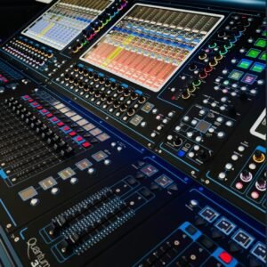 DiGiCo Quantum 338 with DQ Rack professional audio package
