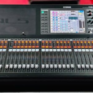 Yamaha QL5 digital mixing console in excellent condition